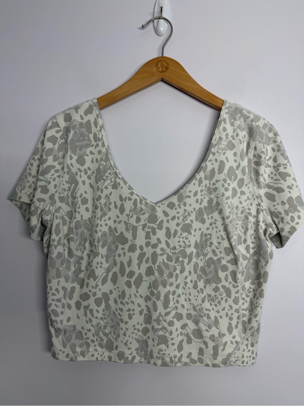 Lululemon Align T-Shirt Cheetah Camo Antique White Size 12